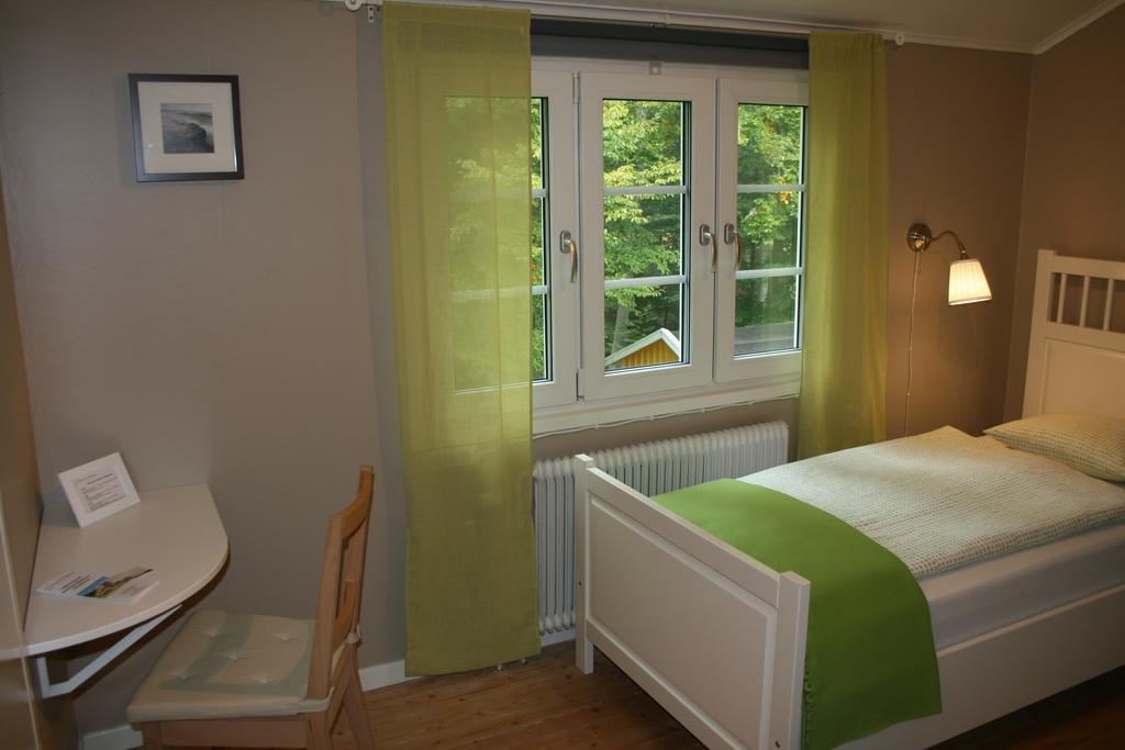 Hotel & Pensionat Bjoerkelund Stenbrohult  Habitación foto