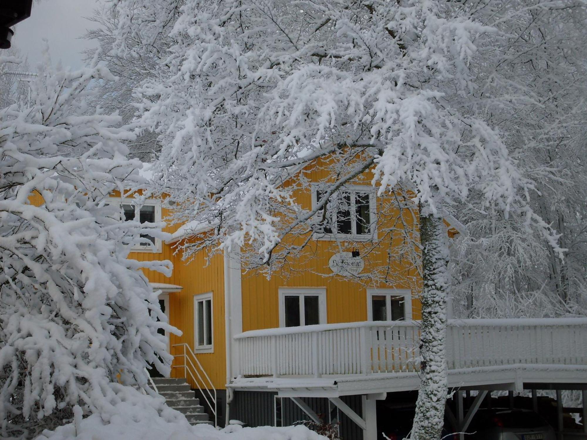 Hotel & Pensionat Bjorkelund Stenbrohult  Exterior foto